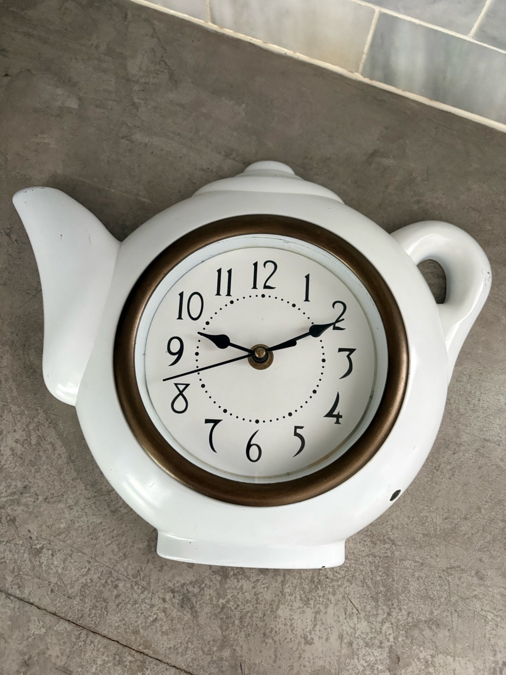 vintage teapot clock styled with a glossy white finish to look like ceramic. - Picture 2 of 10